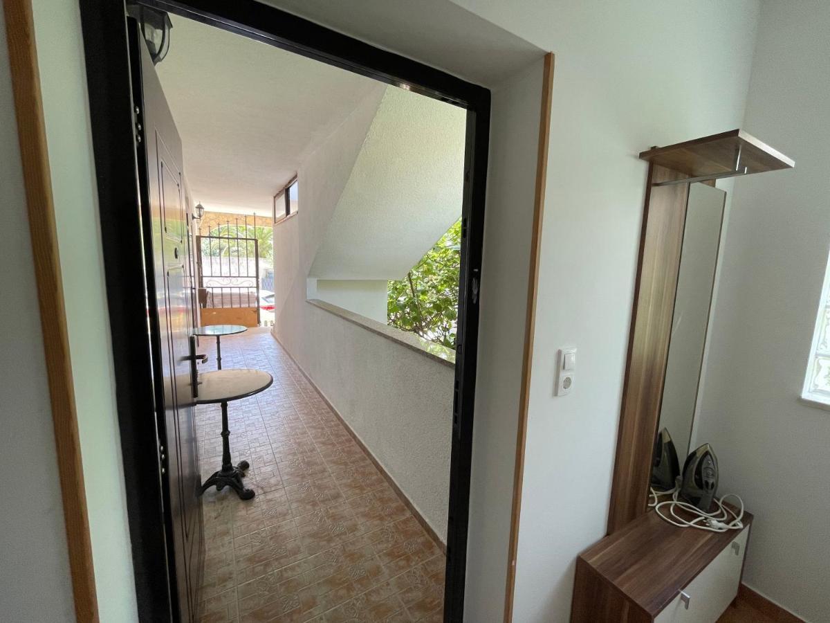 Apartment Jakasa Trogir Exteriör bild