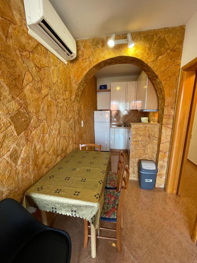 Apartment Jakasa Trogir Exteriör bild