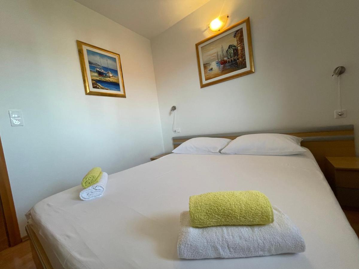 Apartment Jakasa Trogir Exteriör bild