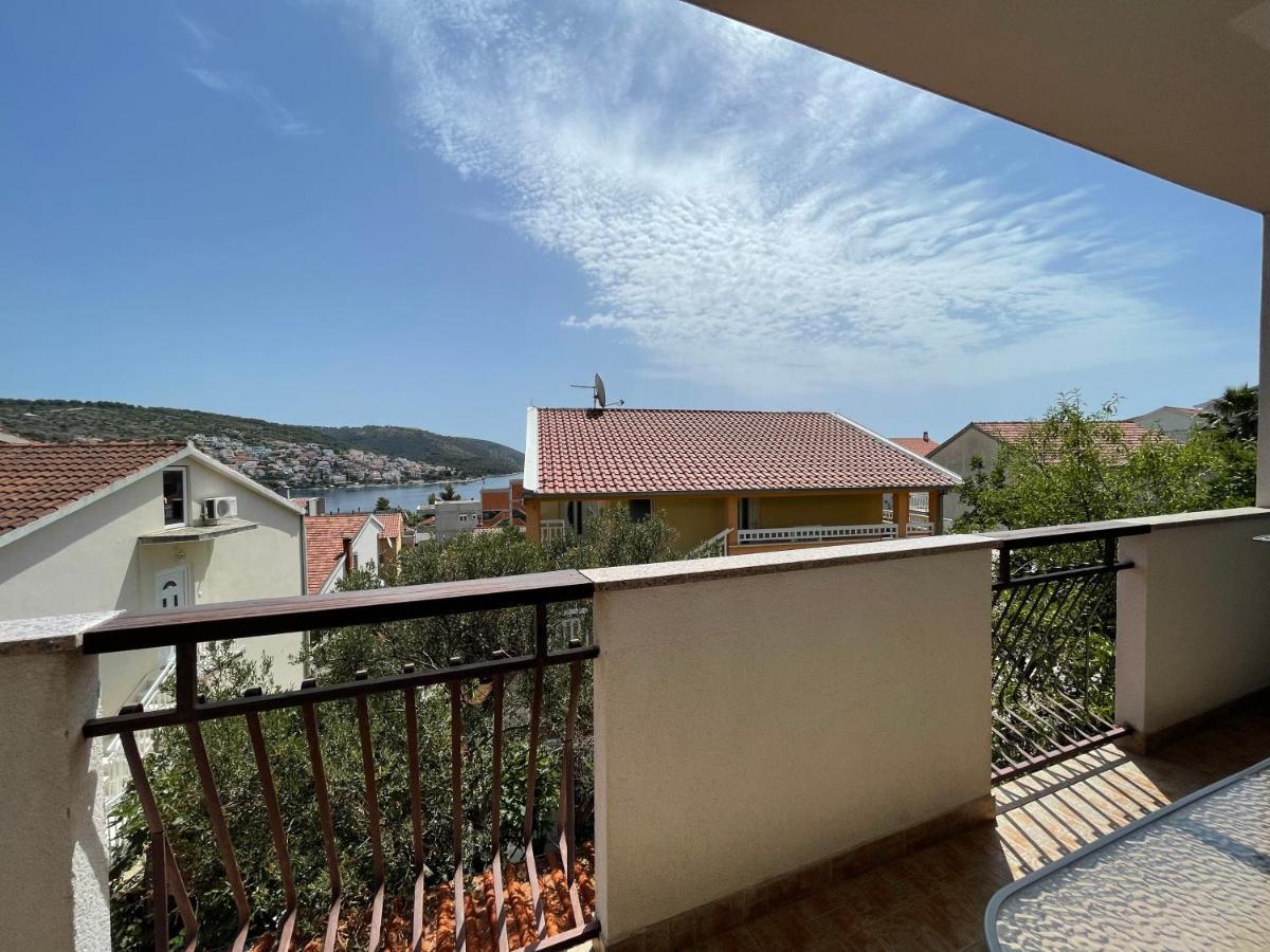 Apartment Jakasa Trogir Exteriör bild