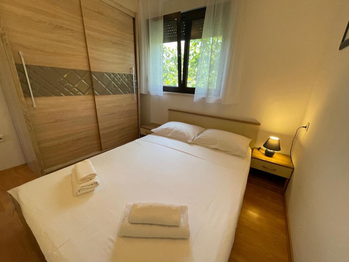 Apartment Jakasa Trogir Exteriör bild