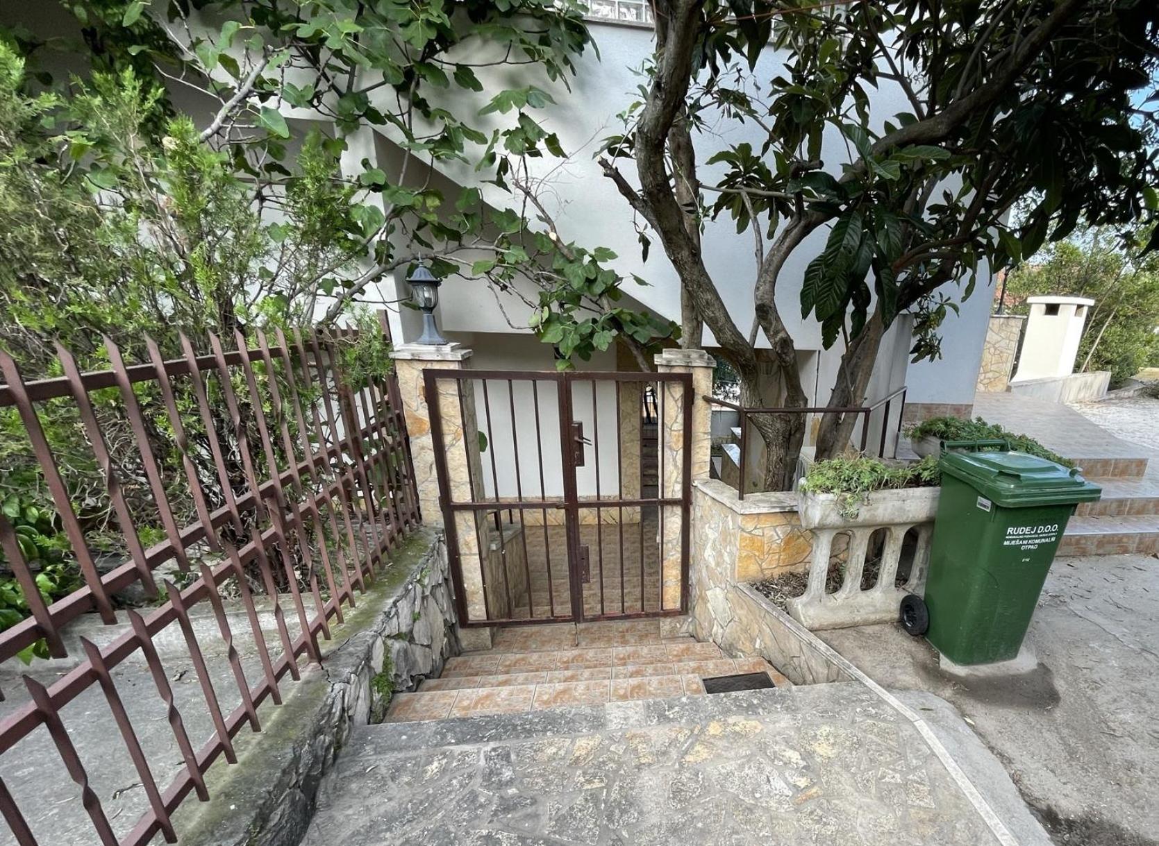 Apartment Jakasa Trogir Exteriör bild