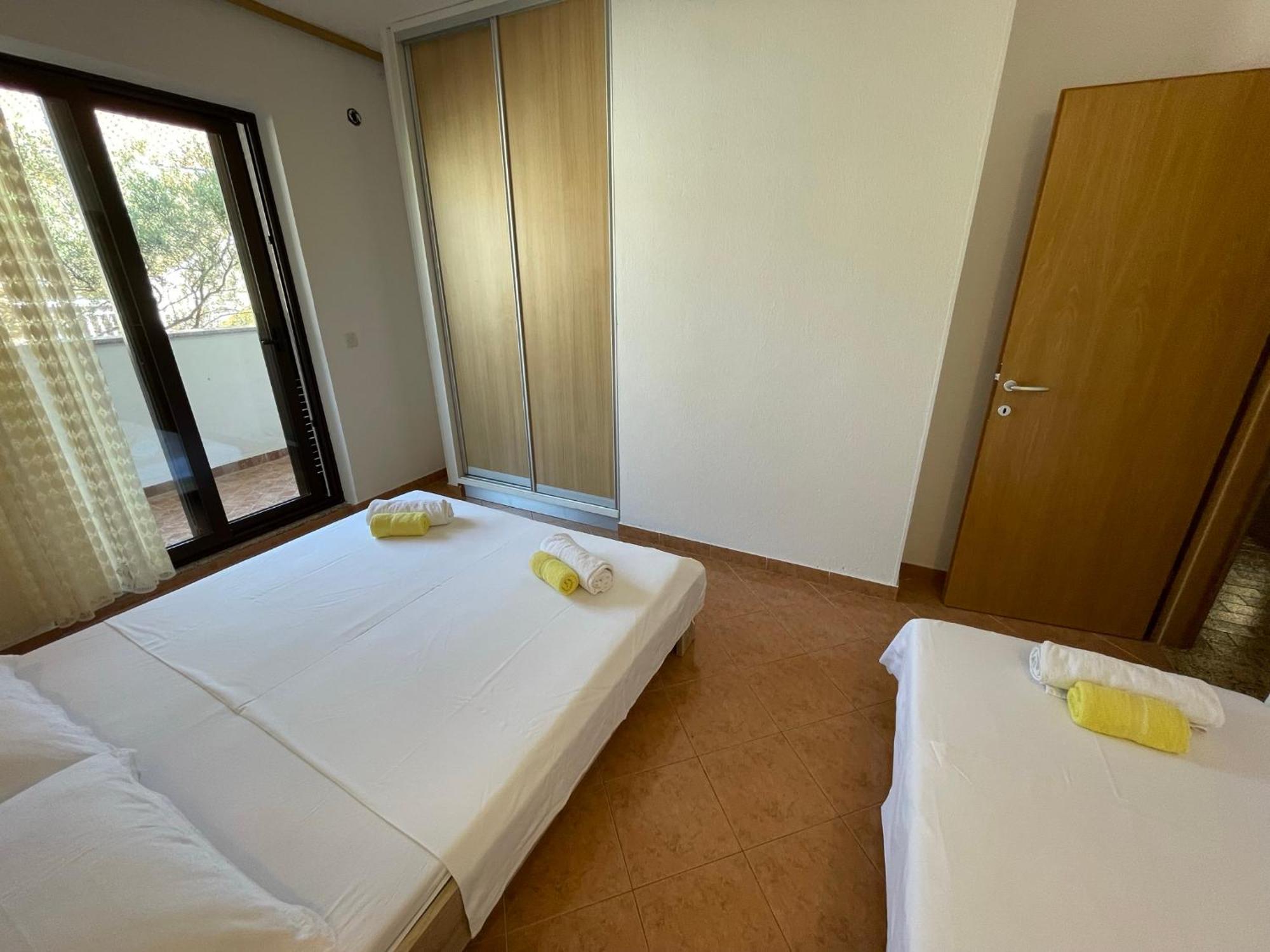 Apartment Jakasa Trogir Exteriör bild