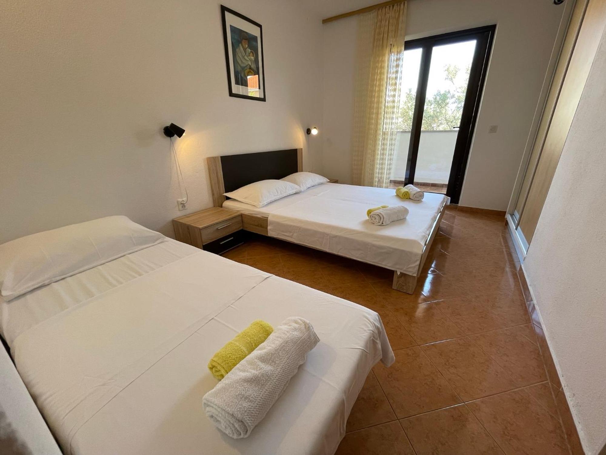 Apartment Jakasa Trogir Exteriör bild