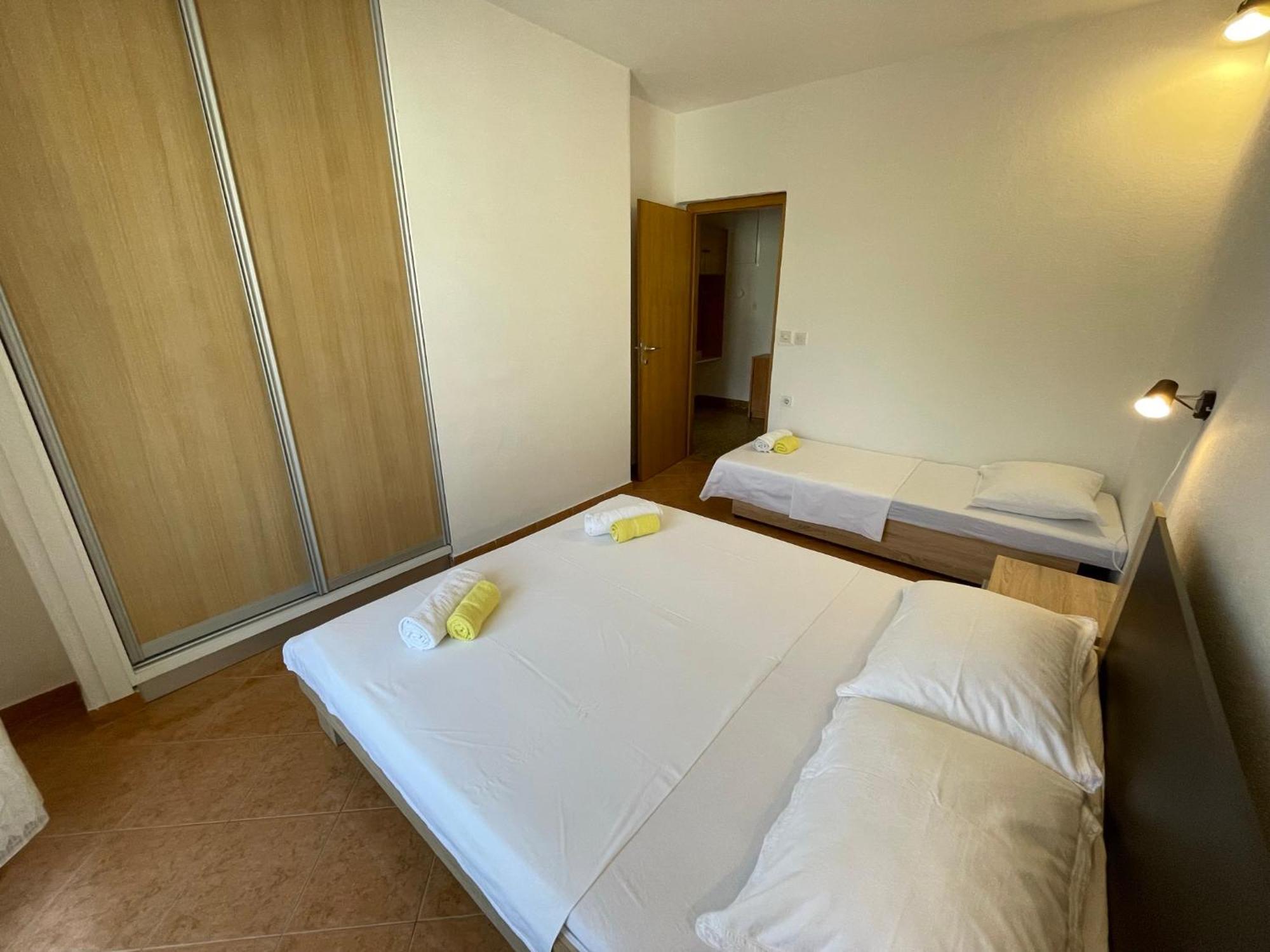 Apartment Jakasa Trogir Exteriör bild