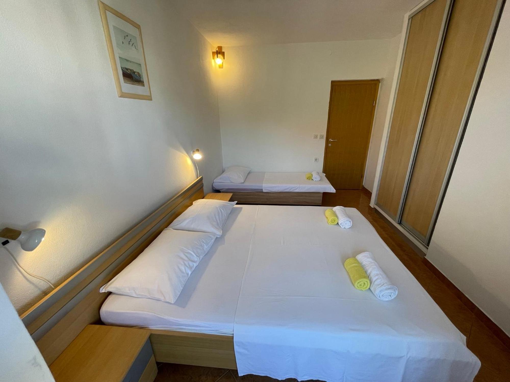 Apartment Jakasa Trogir Exteriör bild