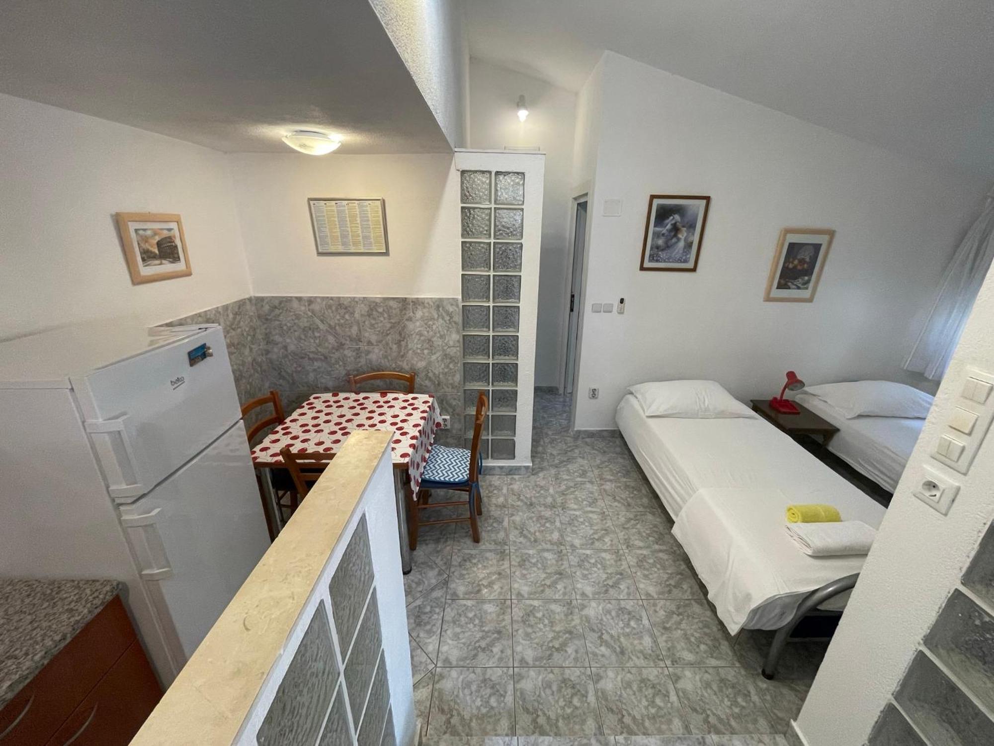 Apartment Jakasa Trogir Exteriör bild